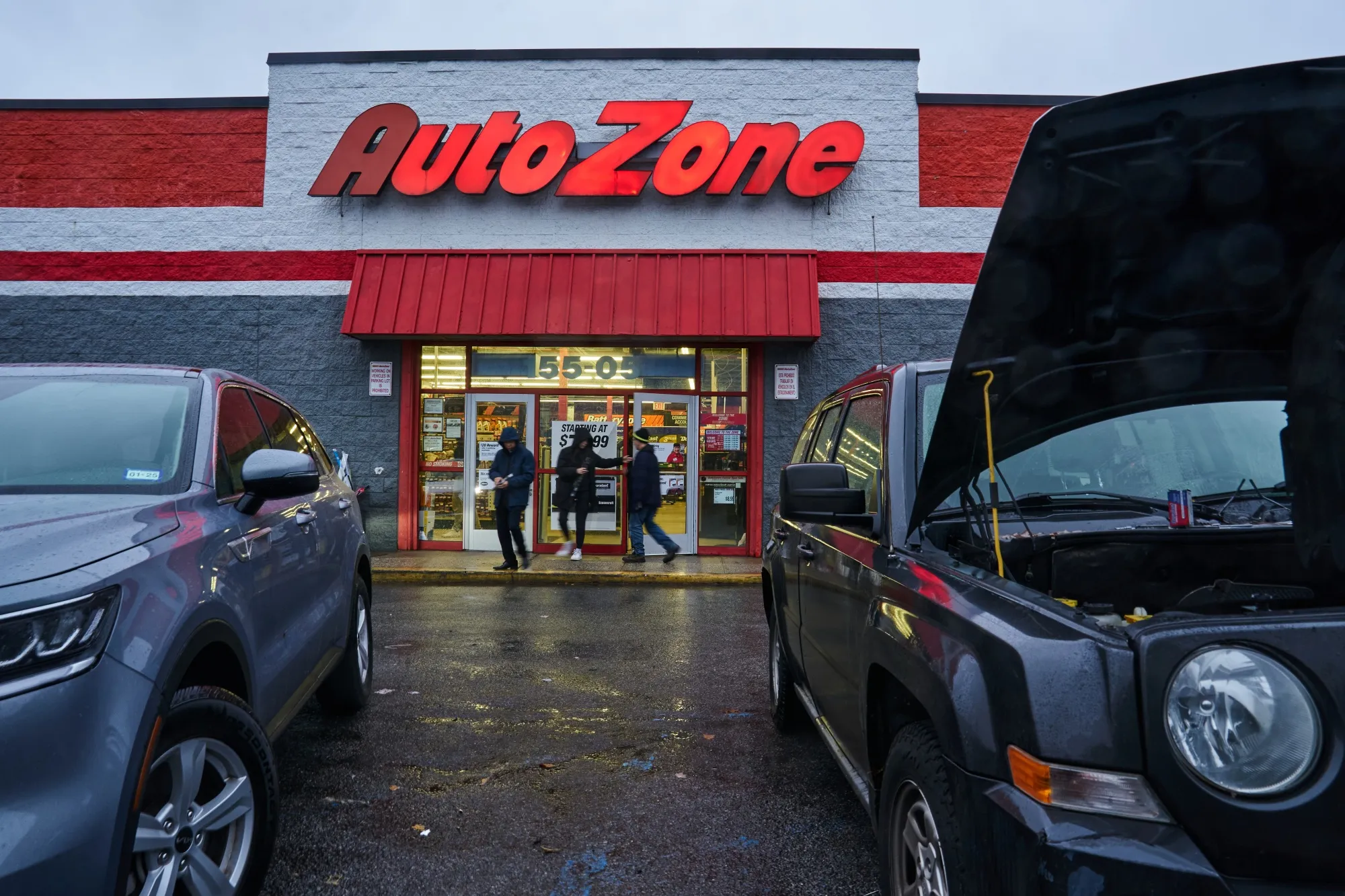 Auto zone entrada