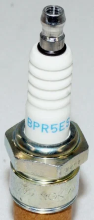 Paquete de 24 bujías originales NGK 7734 BPR5ES para muchos coches clásicos y Kawasaki - Imagen 5